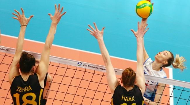 Vakıfbank Yarı Finalde!