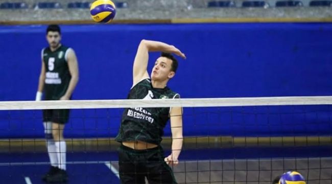 Akkuş Belediye Spor’dan Orta Oyuncu Transferi