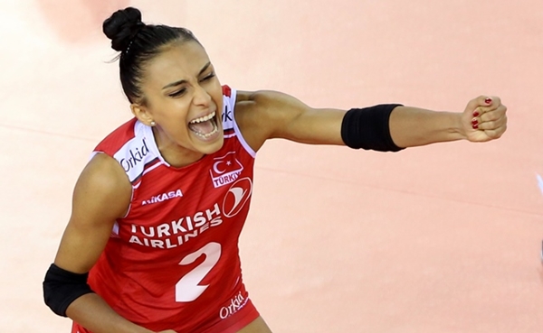 Simge Şebnem Aköz kimdir?