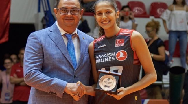 Derya Cebecioğlu, Rüya Takım'da !