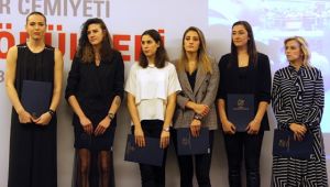 'Türk Voleybolu' 2 Dalda Ödüle Layık Görüldü