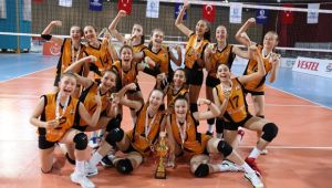 VakıfBank Midi Kızlar namağlup Türkiye şampiyonu