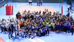 İstanbul'da Kupa ve Madalyalar Sahiplerini Buldu