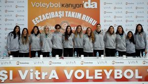 Eczacıbaşı VitrA, Kanyon'da voleybolseverlerle buluştu