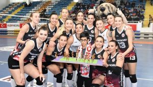 Serebral Palsi hastası Küçük Muhammed'in Voleybol Sevdası
