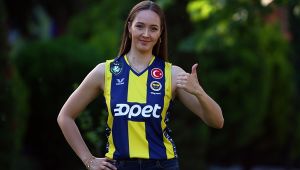 Cansu Çetin yeni formasıyla!