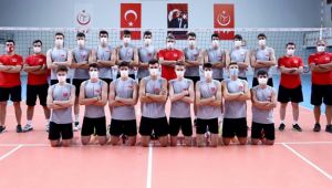 U18 Erkek Milliler Hazırlıklarını Sürdürüyor