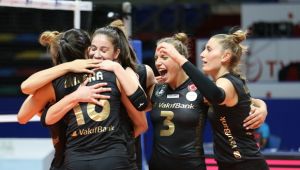 VakıfBank kupaya galibiyetle başladı