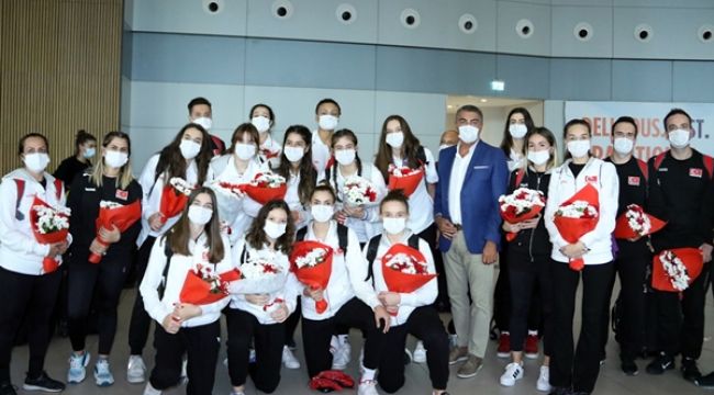 17 Yaş Altı Kız Milli Takımımız Yurda Döndü