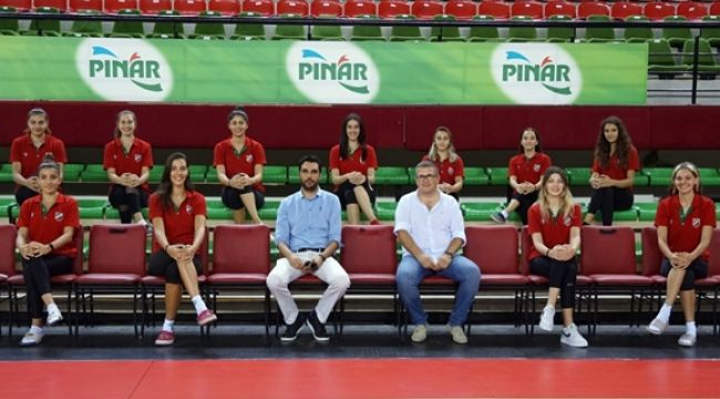 Karşıyaka'da İç Transfer'de İmzalar Atıldı