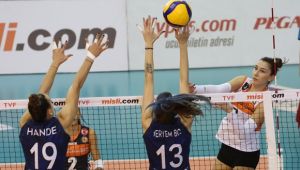 Beş setin sonunda galip Eczacıbaşı VitrA