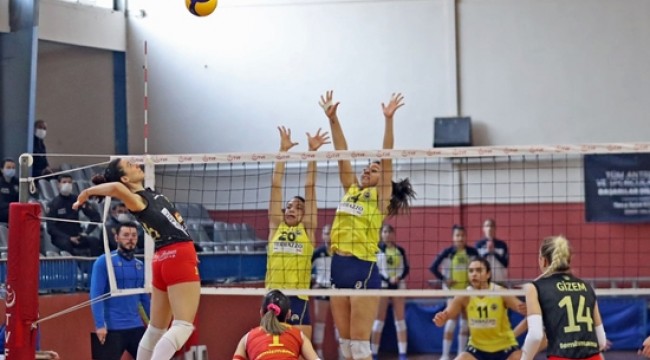Göztepe, Fenerbahçe'yi mağlup etti