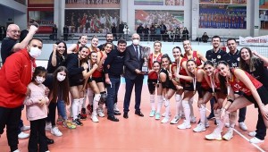 Mert Grup Sigorta namağlup Sigorta Shop Kadınlar 1. Ligi'nde