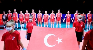 Sultanlar Namağlup Yarı Finalde