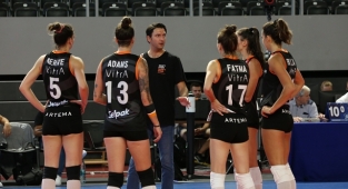 Eczacıbaşı Dynavit 3-2 mağlup