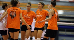 Eczacıbaşı hazırlıklarına Polonya'da devam edecek