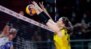 Fenerbahçe Opet Set Verdi Maç Vermedi!