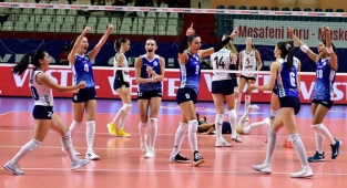 Sarıyer, Yeşilyurt'u son sette devirdi