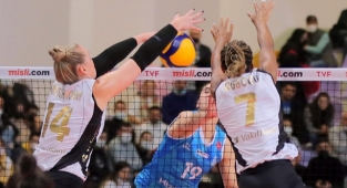 VakıfBank, Nilüfer Belediyespor'a set vermedi 