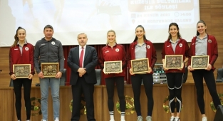 Kuzey'in Sultanları Öğrencilerle Söyleşi Gerçekleştirdi