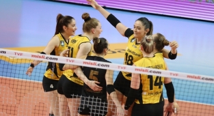 VakıfBank, Aydın BŞB'ye set vermedi