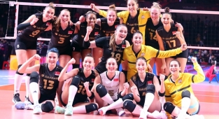 VakıfBank, Dünya Kulüpler Şampiyonası'nda finalde 