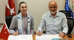 Nilüfer Belediyespora Rus pasör çaprazı