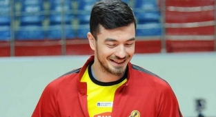 Tolga Gündoğan Saint Joseph'te 