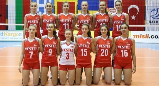 U17 Kız Milli Takımımız Sahaya Çıkıyor