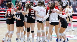 Çiftlikköy'ün Sultanları Grup Maçlarını Lider Tamamladı