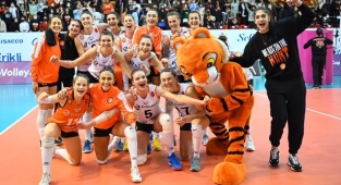 Eczacıbaşı Dynavit, CEV Kupası'nda finalde 