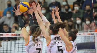 Eczacıbaşı Dynavit, Yeşilyurt'a set vermedi