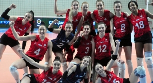 İlkbank sezonu lider tamamladı