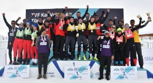 Kar Voleybolu'nda Kupa ve Madalyalar Sahiplerini Buldu