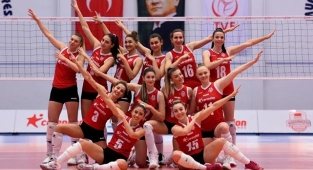 Muratpaşa şampiyon ünvanıyla play-off'lara gidiyor