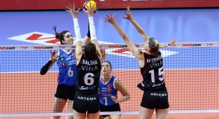 Eczacıbaşı Dynavit, play-off etabında avantajı kaptı