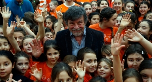 Faruk Eczacıbaşı, genç sporcularla bir araya gelecek