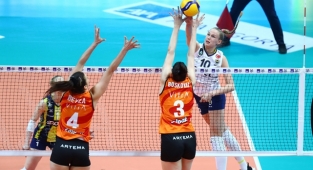 Fenerbahçe Opet, Kupa Voley'de finale yükseldi
