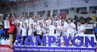 Kupa Voley'de Şampiyon Arkas Spor 