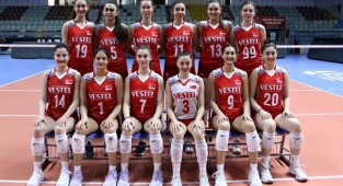 U17 Kız Milli Takımımız Sahaya Çıkıyor