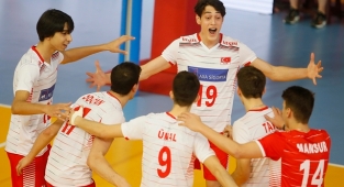 U18 Erkek Milliler Galibiyetle Başladı