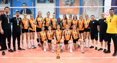 Festival Voleybol Midi Kızlarda Şampiyon: VakıfBank 