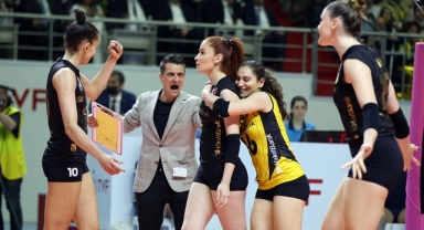VakıfBank'tan muhteşem geri dönüş