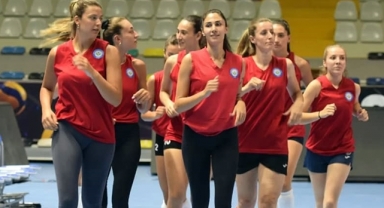 Nilüfer Belediyespor Sahaya İndi