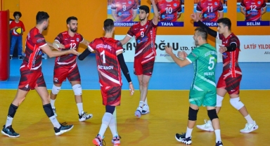 Akkuş Belediyespor TVF Lisesi'ni Eli Boş Gönderdi