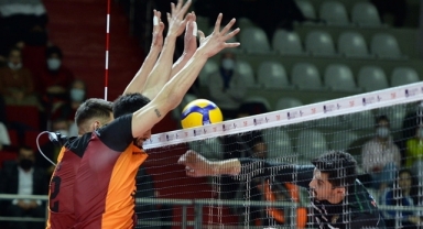 Galatasaray kayıpsız yürüyor