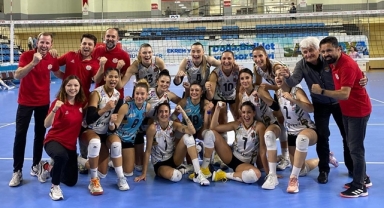 Sakarya Voleybol, VakıfBank'ı mağlup etti