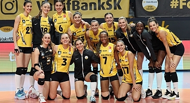 VakıfBank, Kulüpler Şampiyonası'na Galibiyetle Başladı 