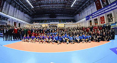Bursa Voleybol Altyapı Ligleri Ödül Töreni Yapıldı