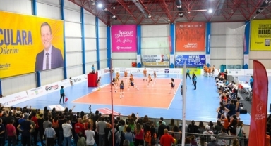 1. Lig ve Mini Voleybol Ligi Kupa ve Madalya Töreni Yapıldı